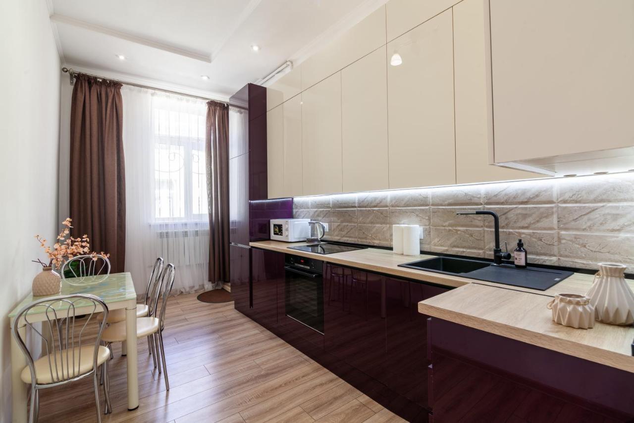 Avangard Liberty Avenue Apart ลวีฟ ภายนอก รูปภาพ